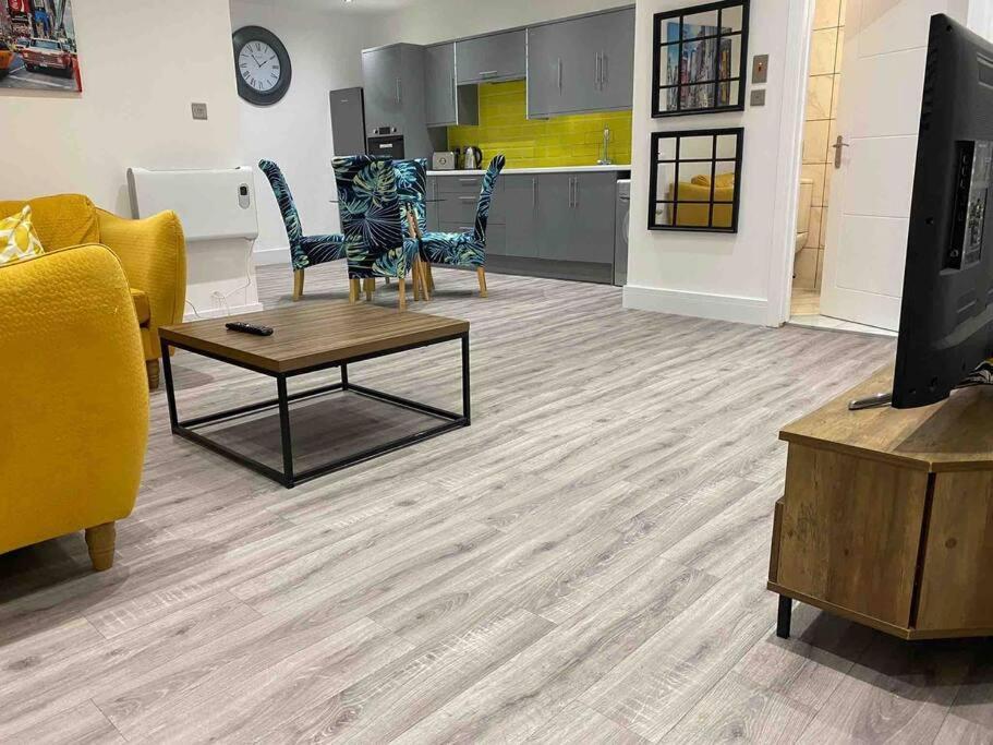 3 Bedroom New York Inspired * Swansea