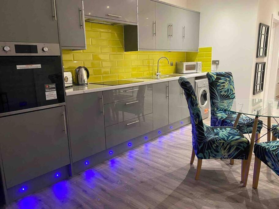 3 Bedroom New York Inspired Holiday home Swansea